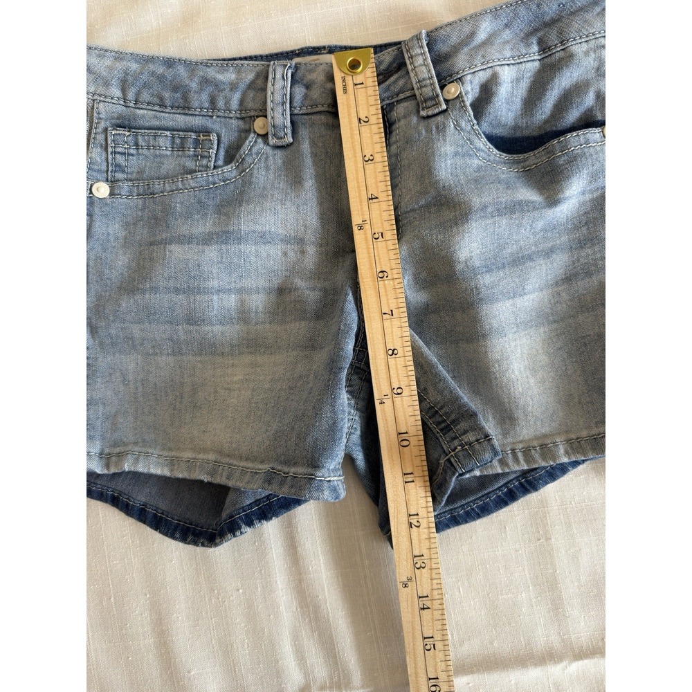 Seven7 Women's Blue Denim Shorts Embroidered Side Tape Light Wash Size 10 - Picture 11 of 11